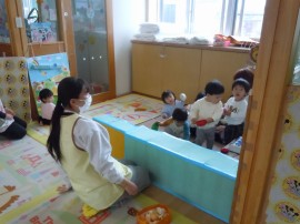 【ひよこ組】あひる組がお散歩中に遊びに行きました。。